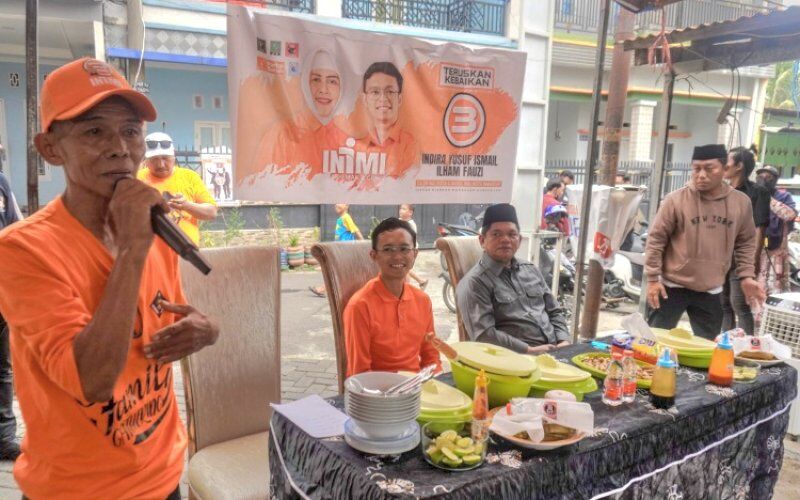IST
KUNJUNGAN--Calon wakil wali kota Makassar Ilham Ari Fauzi melakukan kunjungan ke Kecamatan Biringkanaya
