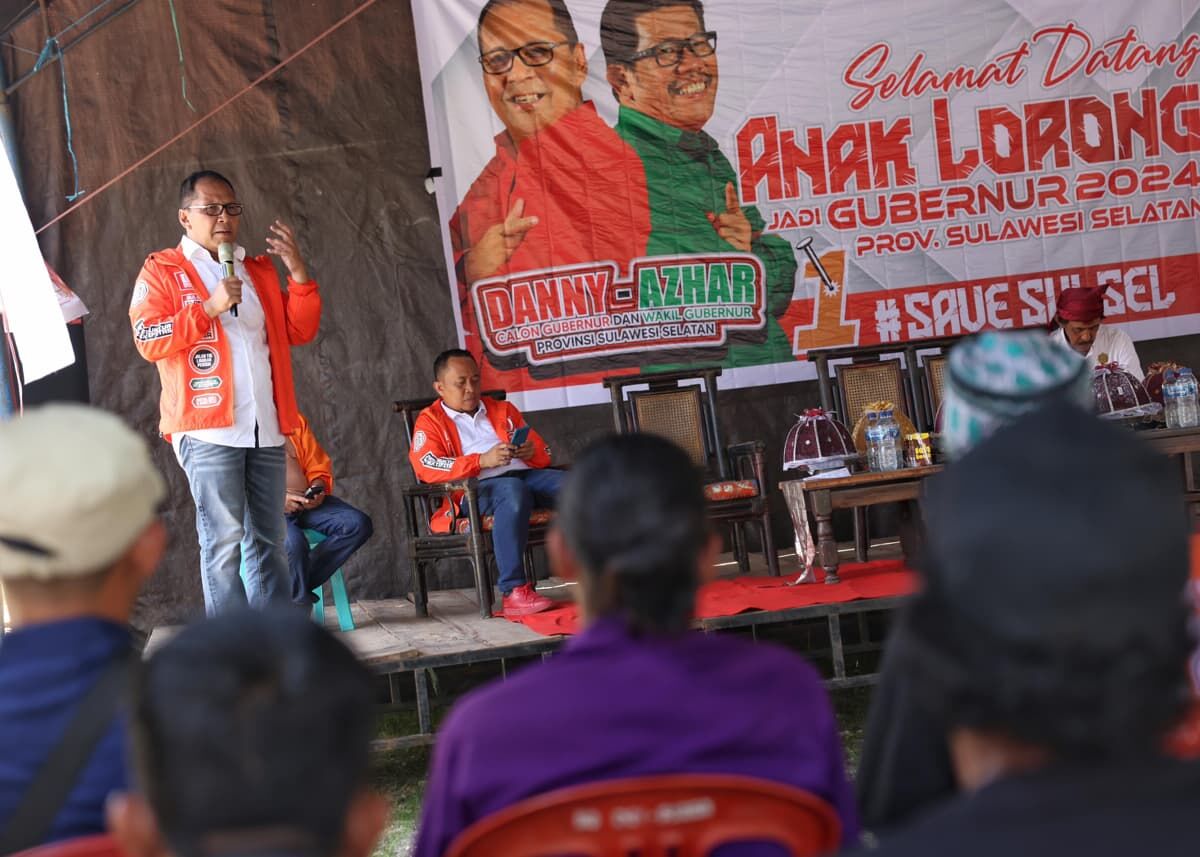 IST
KAMPANYE-Cagub nomor urut satu Moh Ramdhan Pomanto menggelar kampanye di Luwu Timur, Rabu (6/11). Ia kembali menyerukan kepada masyarakat untuk menolak politik uang.  
