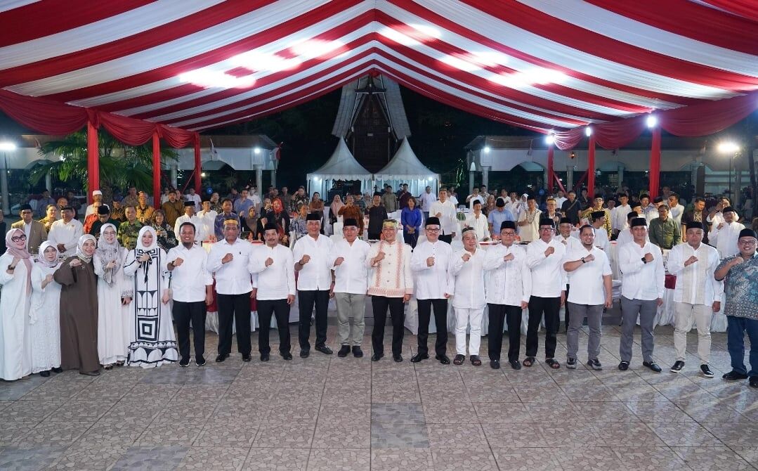 INIMI Duduk Dekat Aliyah Saat Doa Bersama