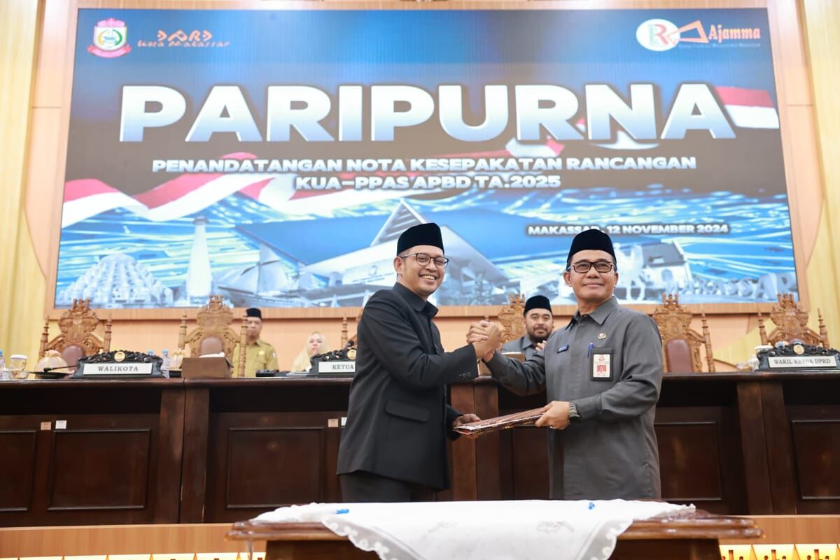 ist
SEPAKAT--Ketua DPRD Makassar Supratman bersama Pj Sekretaris Kota Makassar Irwan Adnan menyepakati Rancangan Kebijakan Umum Anggaran dan Prioritas Plafon Anggaran Sementara (KUA-PPAS) untuk APBD Tahun Anggaran 2025.