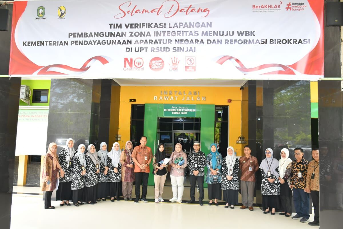 VERIFIKASI -- TPN dari Kementerian Pendayagunaan Aparatur Negara dan Reformasi Birokrasi (Kemenpan RB) secara langsung melakukan verifikasi lapangan di RSUD Sinjai untuk menilai kesiapan rumah sakit ini menuju WBK.