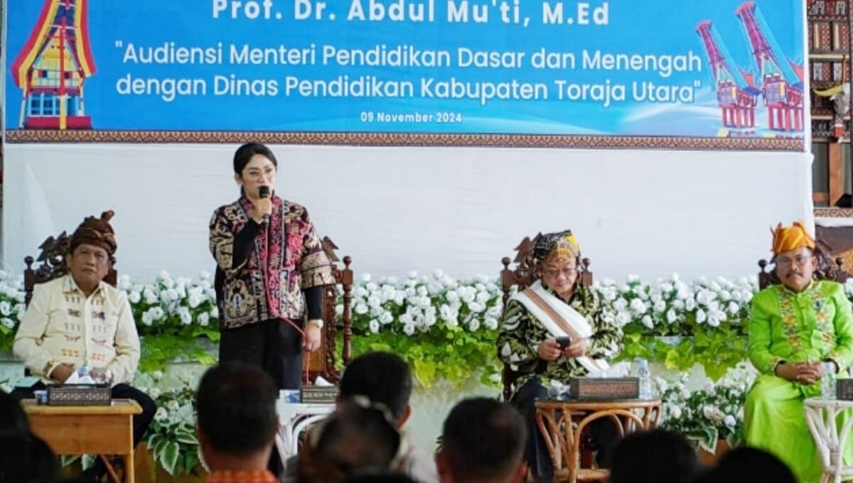 MUTU PENDIDIKAN -- Kemendikdasmen Prof Abd Mu'ti menyambangi Toraja Utara dalam rangka berdiskusi dengan Pemkab untuk peningkatan mutu dan kualitas pendidikan di Torut.
