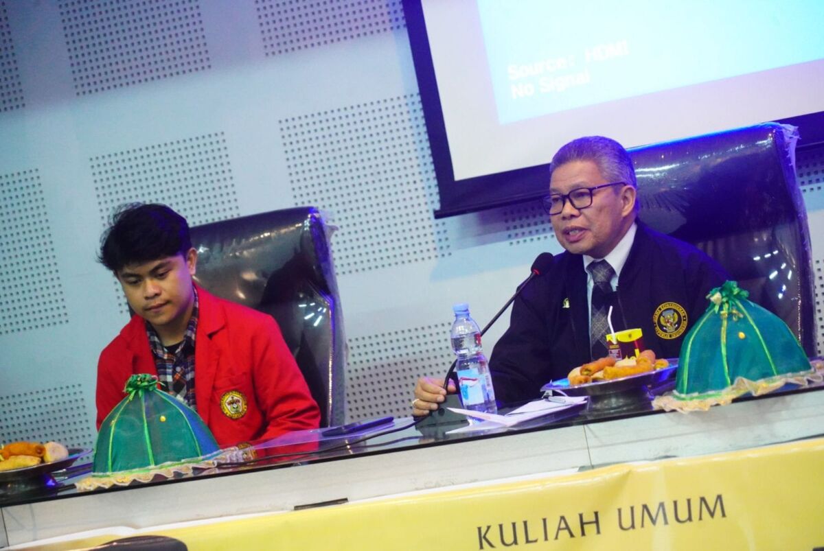 IST
KULIAH UMUM--Ketua DPD I Golkar Sulsel Dr HM Taufan Pawe menghadiri kuliah umum yang digelar Departemen Ilmu Pemerintahan, Fakultas Ilmu Sosial dan Ilmu Politik (FISIP) Universitas Hasanuddin (Unhas) Makassar, di aula Prof. Syukur Abdullah, Selasa (10/12)
