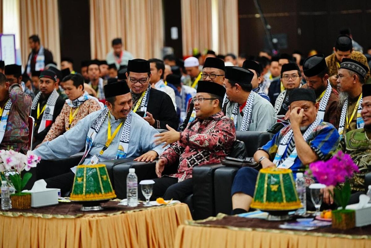 IST
BERI APRESIASI--Wakil Bupati Gowa terpilih Darmawangsyah Muin memberi apresiasi atas pelaksanaan Mukernas Wahda Islamiyah di asrama haji Sudiang Makassar

