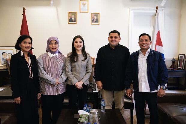 IST
SAMBUT GEMBIRA--Ketua Umum DPP Perindo, Angela Tanoesoedibjo bersama Sekjen Andi Yuslim Patawari, menyambut gembira kedatangan wali kota dan wakil wali kota Makassar terpilih Munafri Arifuddin-Aliyah Mustika.
