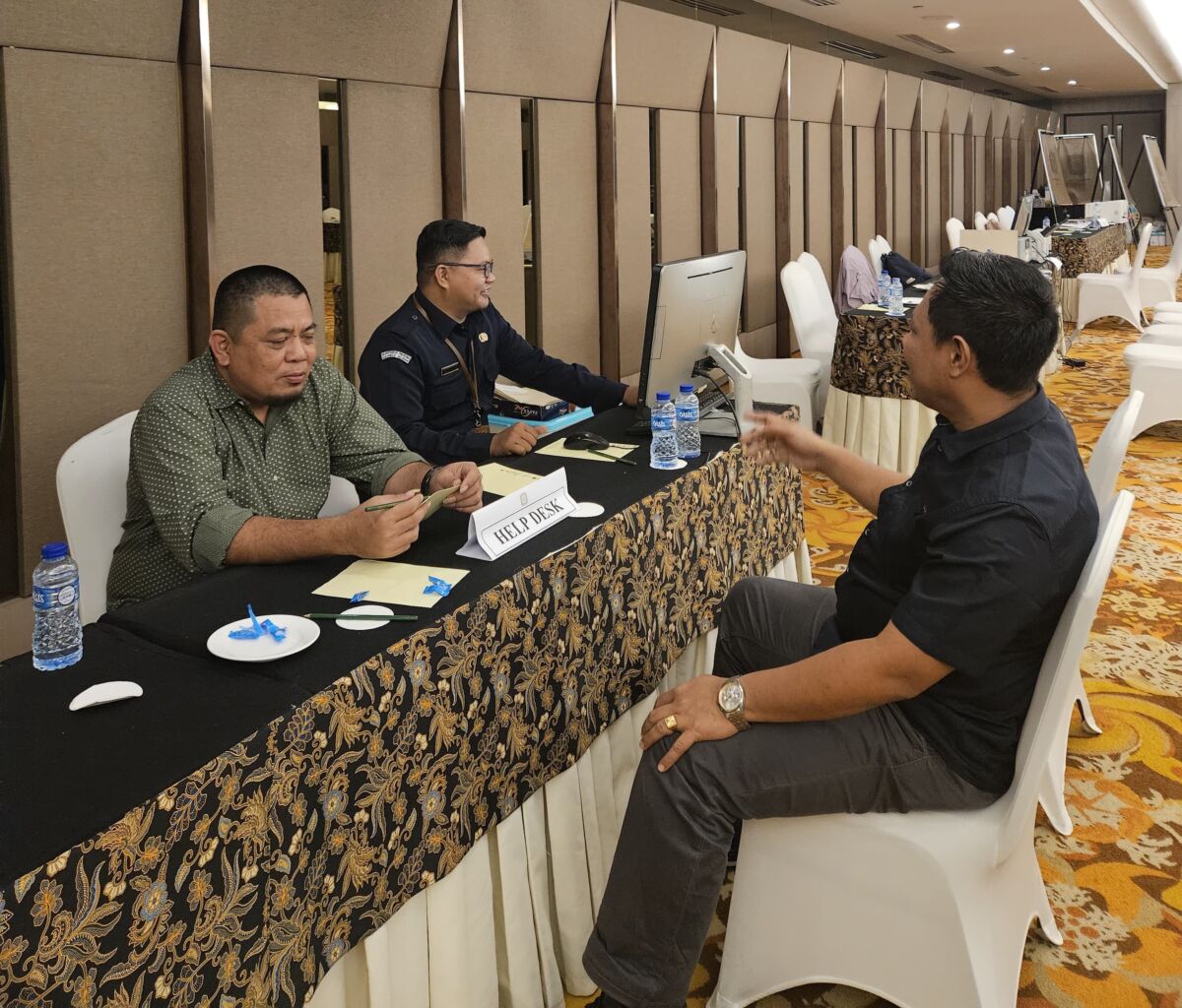 IST
KONSULTASI HUKUM--Ketua dan Anggota KPU Pinrang melakukan konsultasi hukum di KPU RI untuk persiapan gugatan Pilkada 
