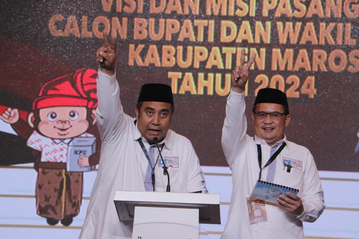IST
UNGGUL JAUH--Pasangan calon bupati dan wakil bupati Maros nomor urut dua, Chaidir Syam-Muetazim Mansyur ketika berkampanye sebelum unggul jauh dari Koko 

