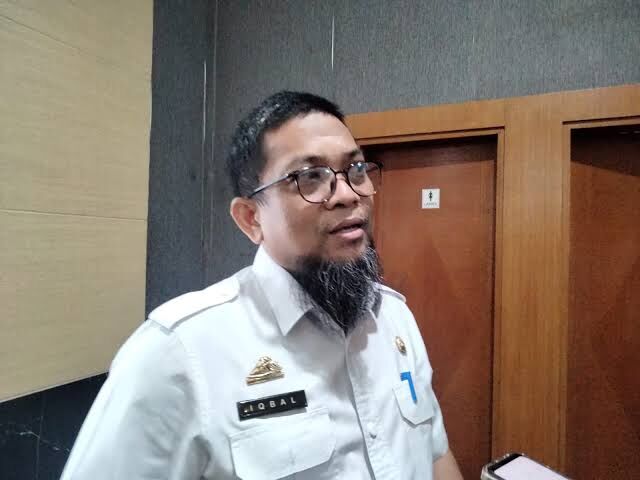 int
Iqbal Nadjamuddin