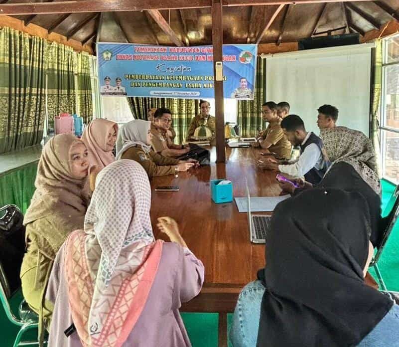 BKM/IST
PELATIHAN -- Suasana pelatihan rumah produksi dan klinik UMKM yang dibuka Kadis Koperasi dan UKM Gowa Mahmuddin. 
