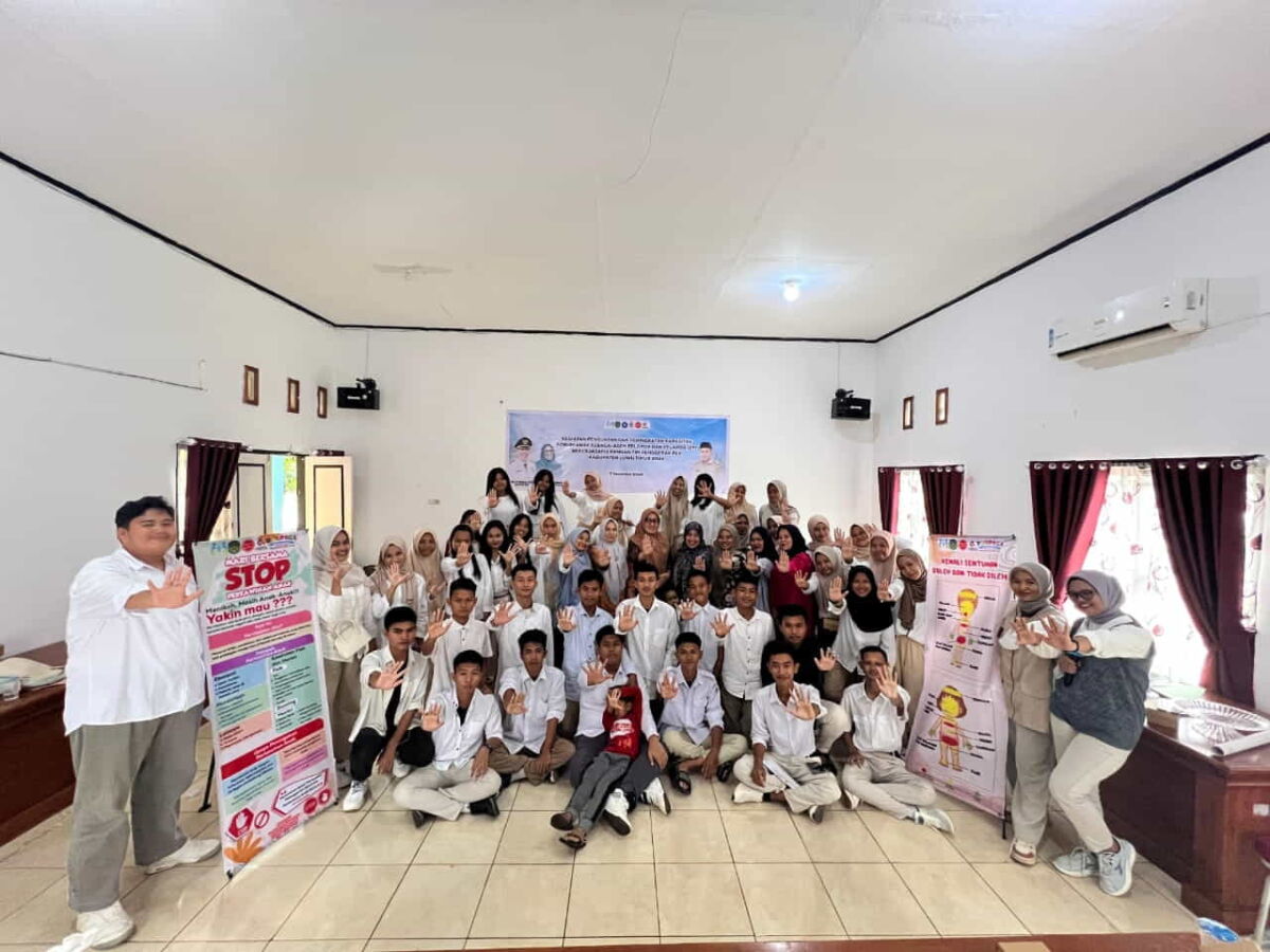 PENGUATAN -- Bidang Kesetaraan Gender Perlindungan Perempuan dan Anak (KG-PPA) Dinsos P3A Luwu Timur menggelar kegiatan Penguatan dan Peningkatan Kapasitas Forum Anak Sebagai Agen Pelopor dan Pelapor (2P) di Aula Dinsos P3A baru-baru ini. 

