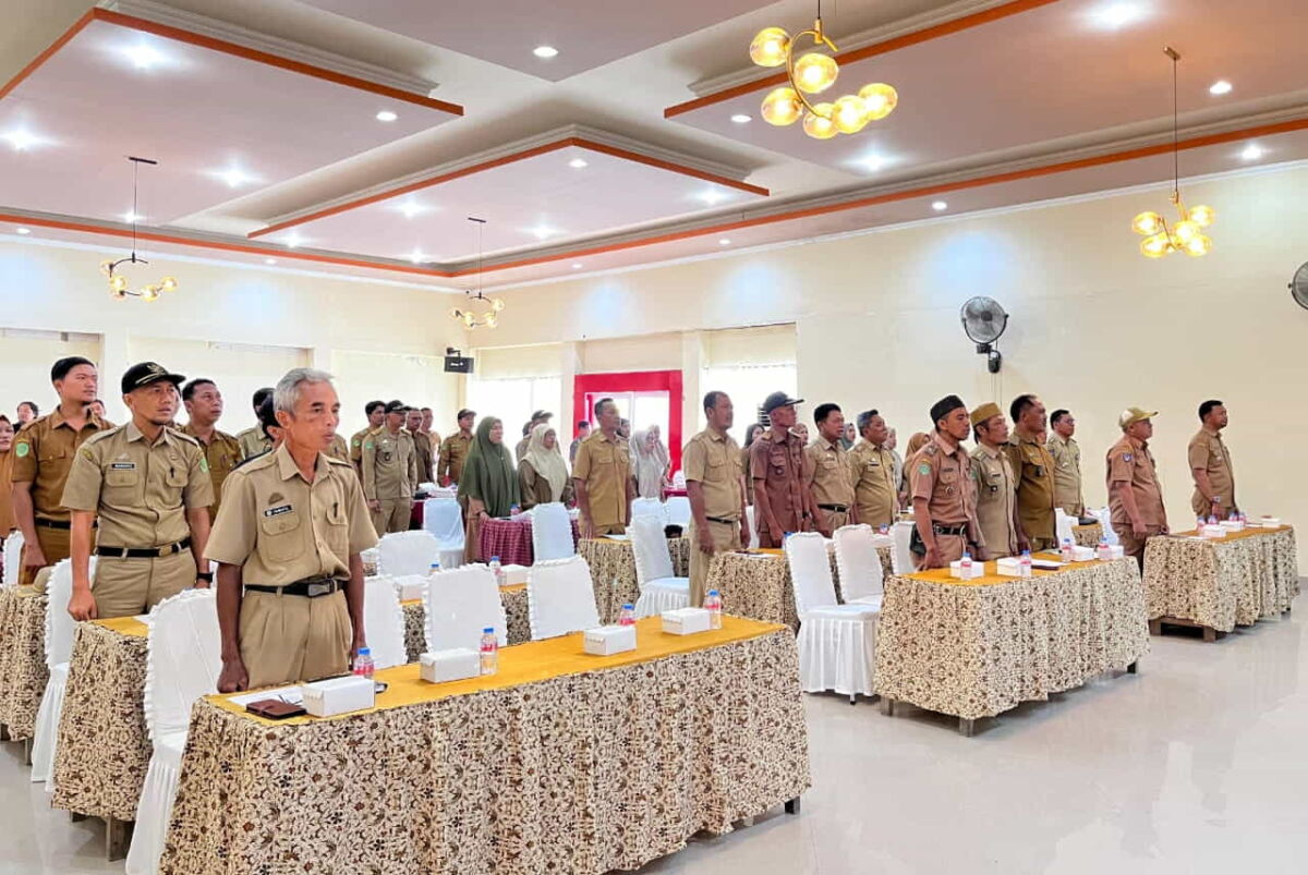 WORKSHOP -- SCF bersama Save The Children mendorong Pemkab Luwu Timur agar membentuk PATBM di desa-desa pada workshop PATBM di Hotel Sikumbang Kecamatan Tomoni, Senin (9/12).