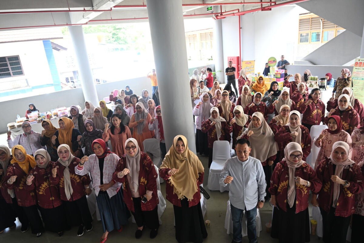 ist
PANGAN--Pemkot Makassar terus memperkuat upaya menghadirkan pangan terjangkau bagi warganya. Salah satu langkah nyata terlihat melalui Gerakan Pangan Murah (GPM) yang digagas Dinas Ketahanan Pangan Kota Makassar bersama TP PKK Kota Makassar.