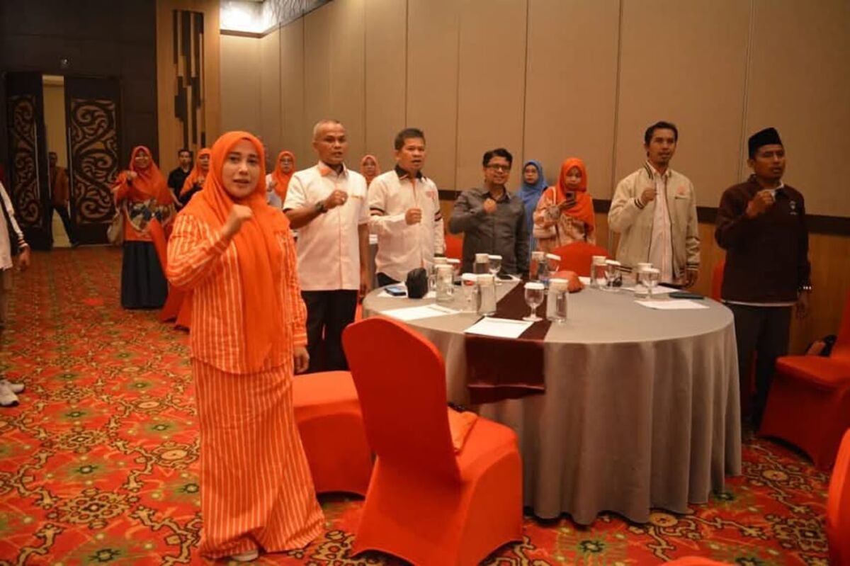 IST
HADIRI GATHERING--Pengurus DPW PKS Sulsel menghadiri acara gathering bersama Bidang Pengurus Wilayah (BPW) PKS Se-Sulawesi, Minggu (12/1) 
