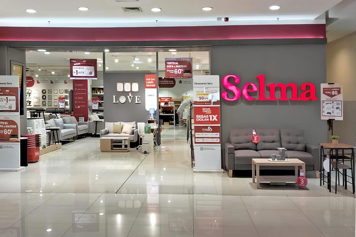 MENGGUGAH -- Perlengkapan furnitur dan sofa yang dihadirkan SELMA mampu menggugah perasaan para konsumen setianya.
