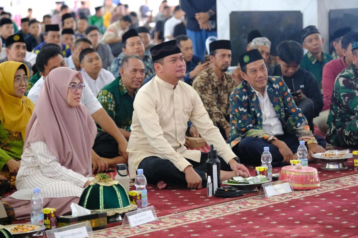 IST
MILAD -- Suasana milad 112 Muhammadyah Kabupaten Gowa yang dihadiri Bupati Gowa, Adnan Purichta Ichsan dan Sitti Husniah Talenrang selaku bupati Gowa terpilih hasil Pilkada 2024.
