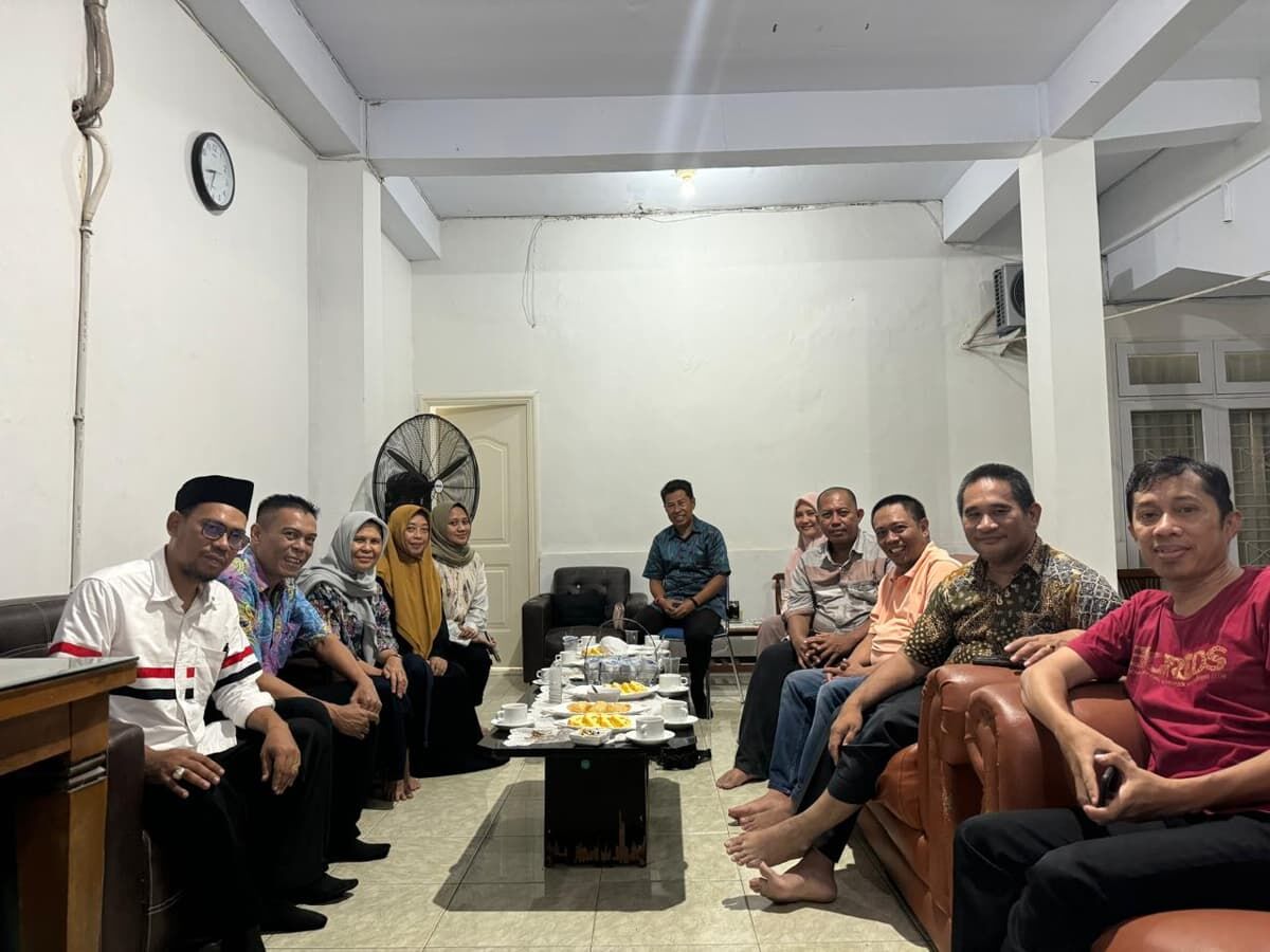 OLAHRAGA -- Pengurus Ikatan Keluarga Alumni (IKA) Universitas Hasanuddin Kabupaten Wajo akan menggelar rangkaian kegiatan olahraga di Lapangan Merdeka Sengkang, Minggu (2/2). 

