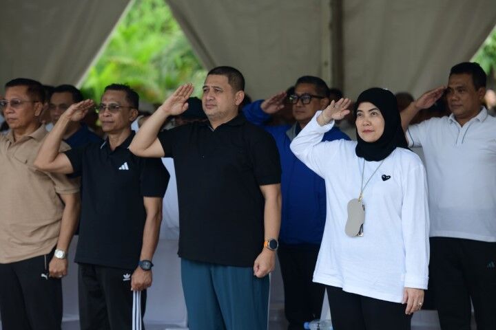 IST
GLADI KOTOR--Pasangan calon wali kota dan wakil wali kota Makassar terpilih, Munafri Arifuddin-Aliyah Mustika Ilham menjalani adalah gladi kotor pelantikan di halaman Monumen Nasional (Monas), Jakarta Pusat, Selasa (18/2)
