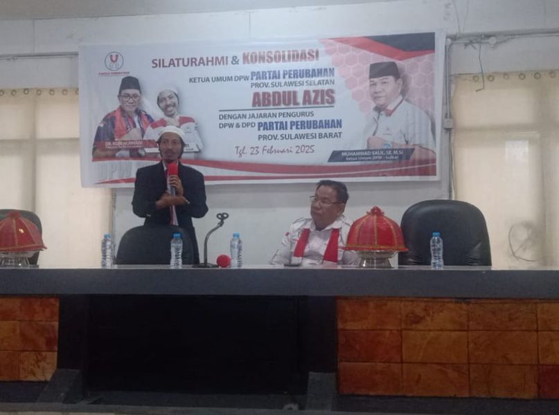 IST
SILATURAHMI--Ketua Dewan Pimpinan Wilayah (DPW) Partai Perubahan Sulawesi Selatan, Abd. Azis Daeng Taba, mengadakan silaturahmi bersama jajaran pengurus DPW Partai Perubahan Sulawesi Barat serta seluruh pengurus DPD se-Sulawesi Barat, Minggu (23/2).