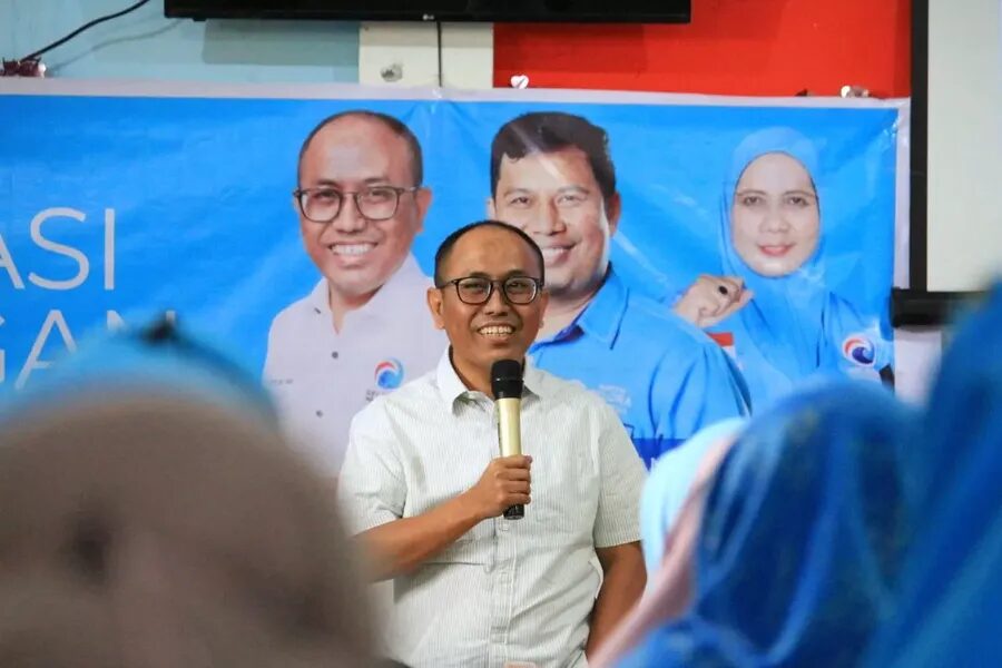 IST
SIAPKAN LANGKAH STRATEGIS--Ketua DPW Partai Gelora Provinsi Sulawesi selatan Mudzakkir Ali Djamil dalam sebuah kegiatan baru-baru ini tengah menyiapkan langkah strategis sebagai konsolidasi awal kepengurusan. 
