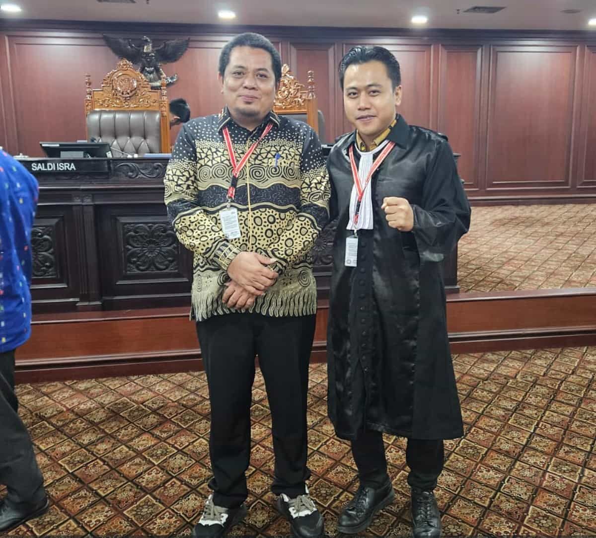 IST
BERSAMA PENASEHAT--Ketua KPU Pinrang, Moh Ali Jodding bersama penesehat hukum Ahmad Azis Halim 

