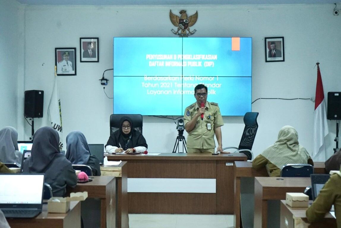MATANGKAN -- PPID Kabupaten Luwu Timur terus mematangkan persiapan menghadapi Monitoring dan Evaluasi (Monev) KIP tahun 2025 yang diselenggarakan oleh Komisi Informasi Provinsi Sulsel.
