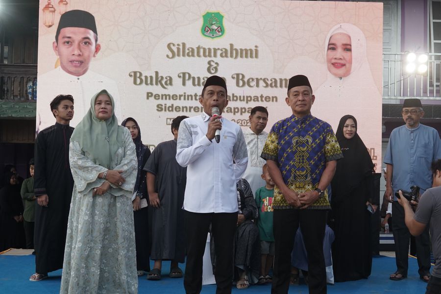 IST
BUKA PUASA--Politisi Partai Nasdem yang juga Bupati Sidrap, Syaharuddin Alrif menggelar buka puasa dikediaman pribadinya di Lotang Salo, Rappang, Minggu (23/3) petang
