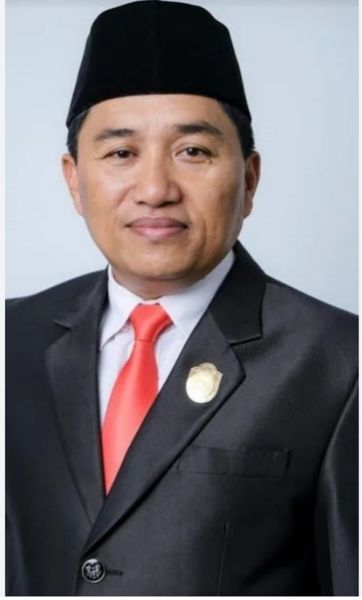 IST
Kamaluddin Kadir