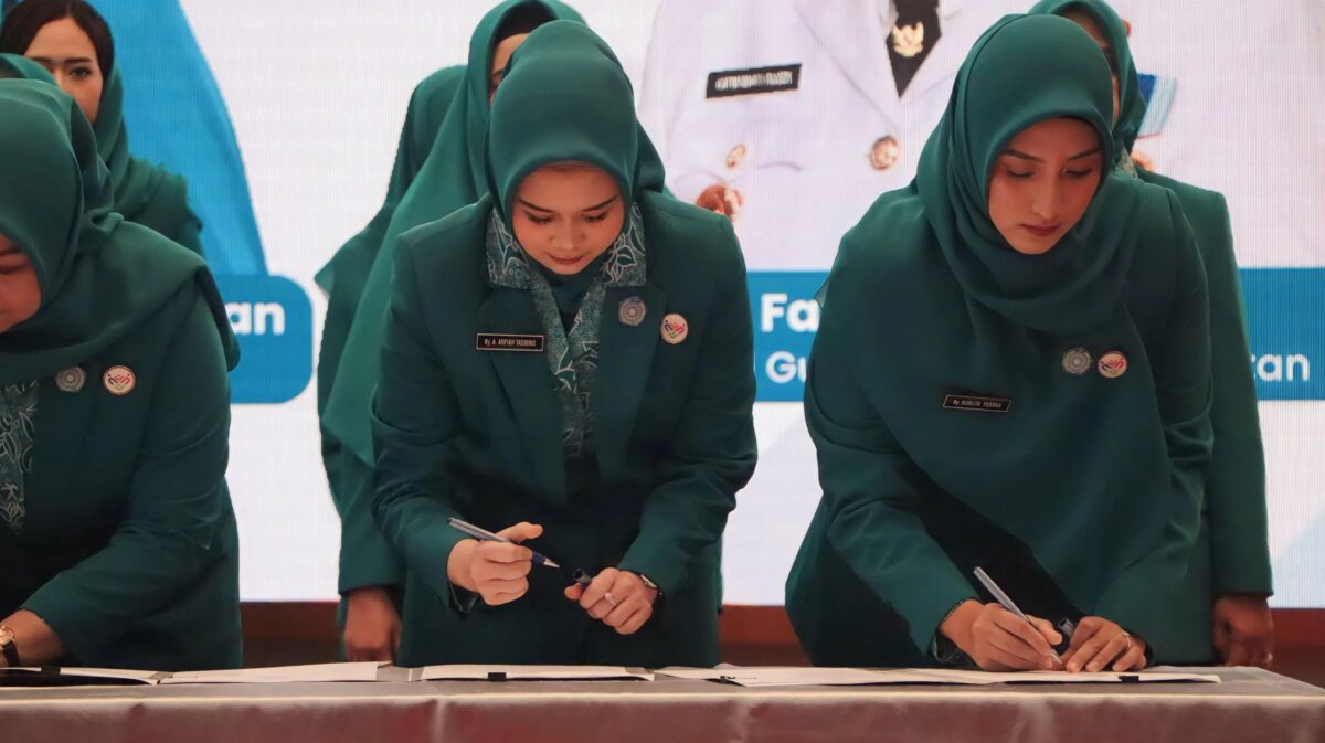 Wali Kota Parepare Hadiri Pelantikan Ketua TP PKK dan Organisasi Pendukung di Sulsel