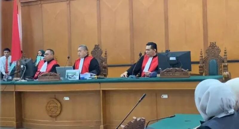 Saksi tak Hadir, Terdakwa Obat Herbal Batal Disidang