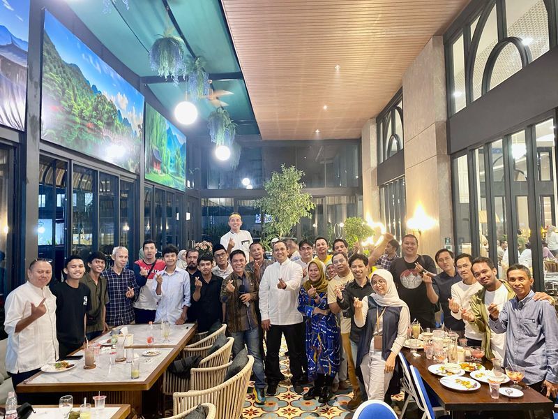 BUKA BERSAMA -- Head of Bahodopi Project PT Vale,  Wafir, dalam acara buka puasa bersama dengan Media Morowali di Hotel Metro, Desa Bente, Kecamatan Bungku Tengah, Kabupaten Morowali, pada Kamis (13/3).