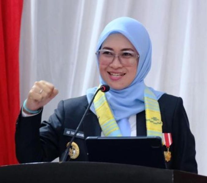 IST 
VISI MISI -- Bupati Gowa, Husniah Talenrang saat menyampaikan pidato visi misinya di hadapan sidang paripurna DPRD Gowa. 
