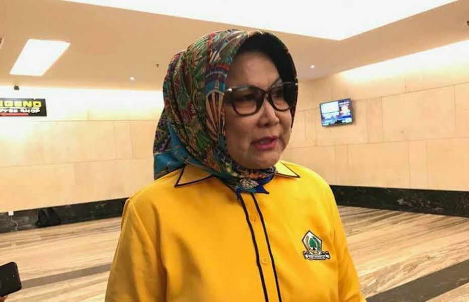 IST
Hj Apiaty Kamaluddin Amin Syam 