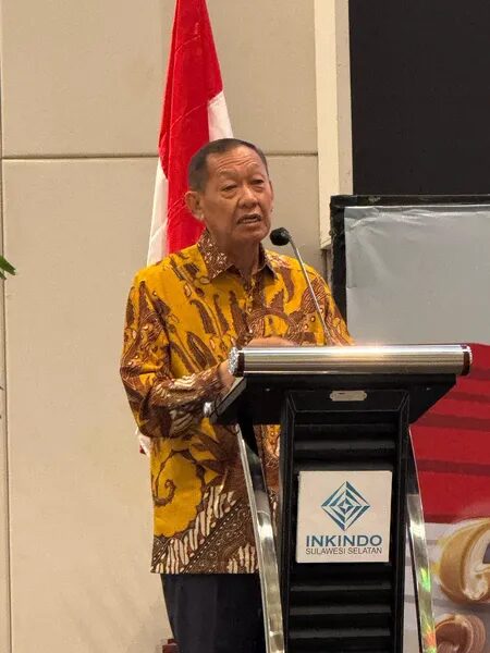 IST
MOTIVASI--Anggota Fraksi Golkar DPR RI Hamka B Kady memberikan motivasi pada acara Silaturahmi Nasional Inkindo 2025, di Makassar, Kamis (15/5).
