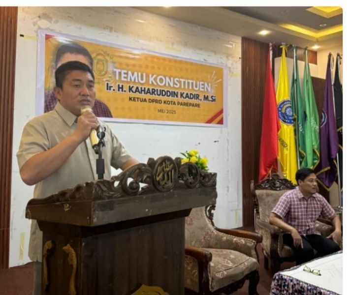 IST
RESES--Ketua DPRD Parepare Kaharuddin Kadir menggelar reses di Kecamatan Soreang
