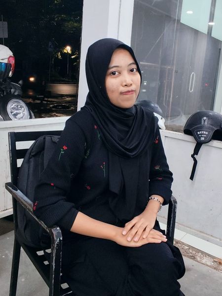 Ghina Qurratul ‘Aini A Desain Komunikasi Visual UNM