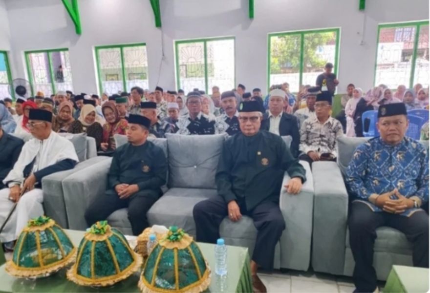 IST
MENHADIRI--Wali Kota Parepare Tasming Hamid menghadiri  pelantikan Ketua STAI DDI Parepare Dr. Djunaidi, M. Ag periode 2025-2029, di Aula Pondok Pesantren DDI Ujung Lare, Sabtu (3/5).
