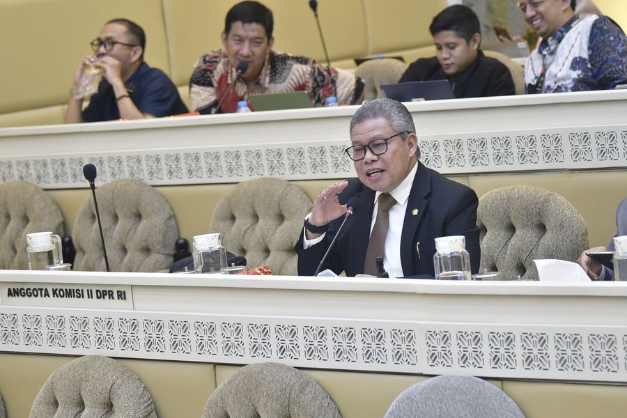 IST
MENGIKUTI RDP--Anggota Komisi II DPR RI Taufan Pawe mengikuti RDP dengan Kemendagri, DKPP, KPU, dan Bawaslu, Senin (5/5).
