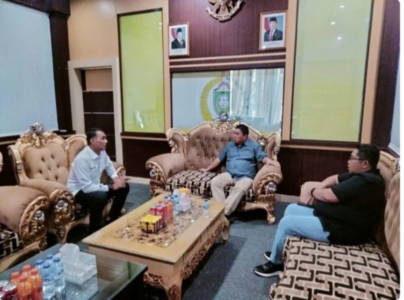 IST
TERIMA KUNJUNGAN--Ketua DPRD kota Parepare Ir Kaharuddin Kadir (tengah) menerimah kunjungan kalapas kelas II Parepare
