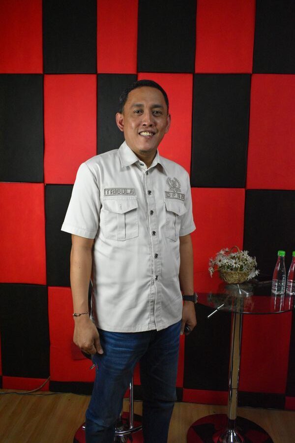 Dr Tri Sulkarnain Ahmad, Legislator Demokrat di DPRD Makassar