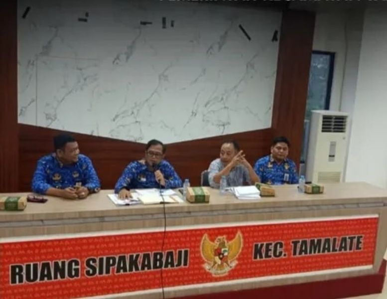ist
SOSIALISASI--Camat Tamalate, Emil T Yudianto membuka sosialisasi pembentukan Koperasi Merah Putih di Ruang Sipakainga, Kecamatan Tamalate.
