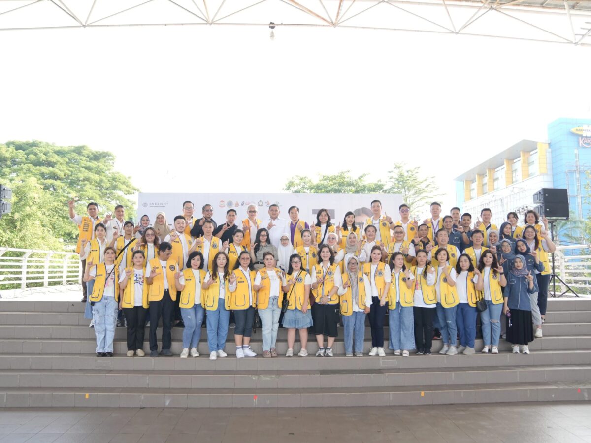 Pemkot-Lions Club Bagikan 20.000 Kacamata Gratis untuk Siswa SD dan SMP