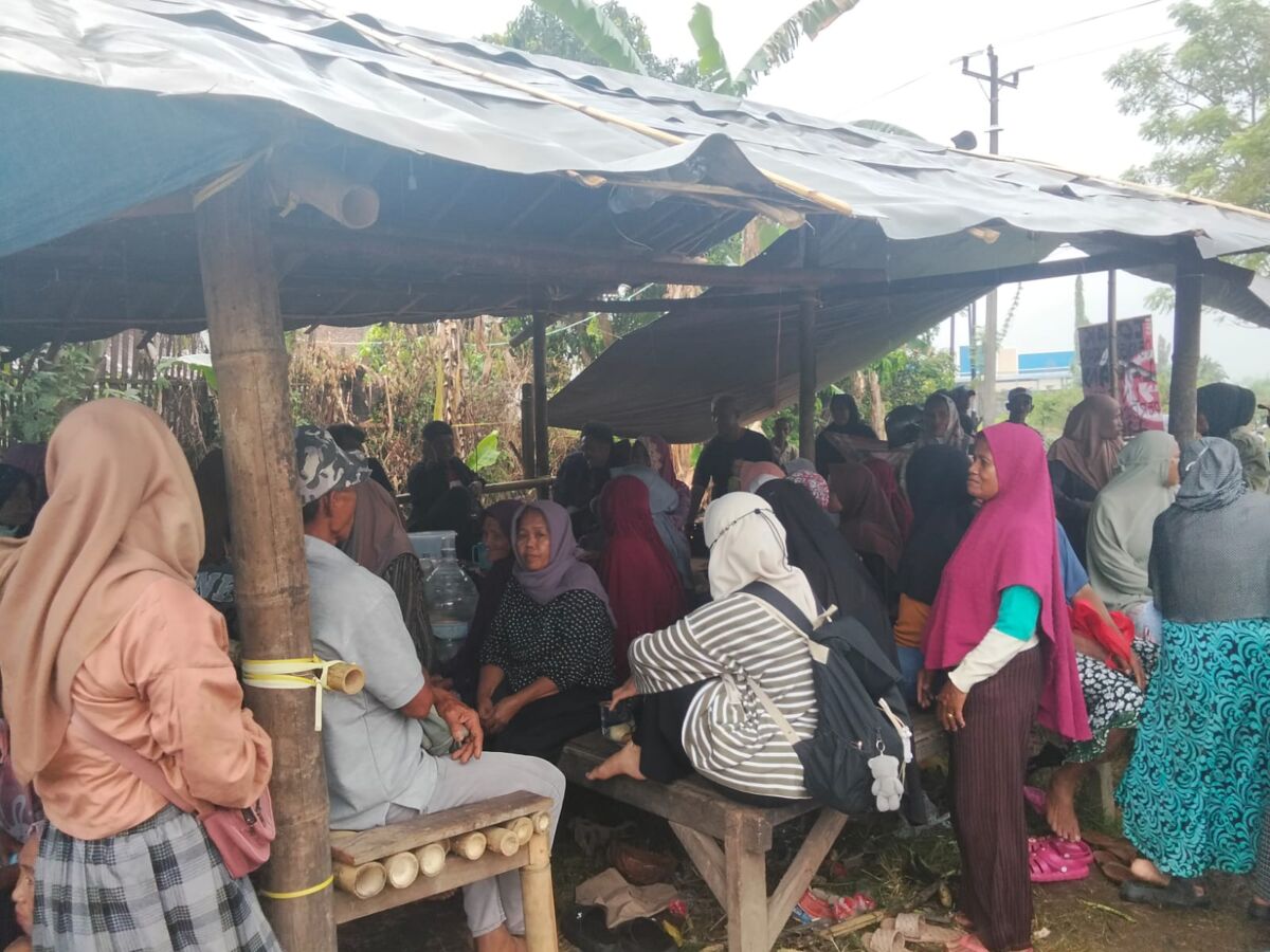 IST
KONSOLIDASI AKBAR-Warga Polut yang tergabung dalam Agramont menggelar konsolidasi akbar di Desa Lassang, Selasa (20/5).