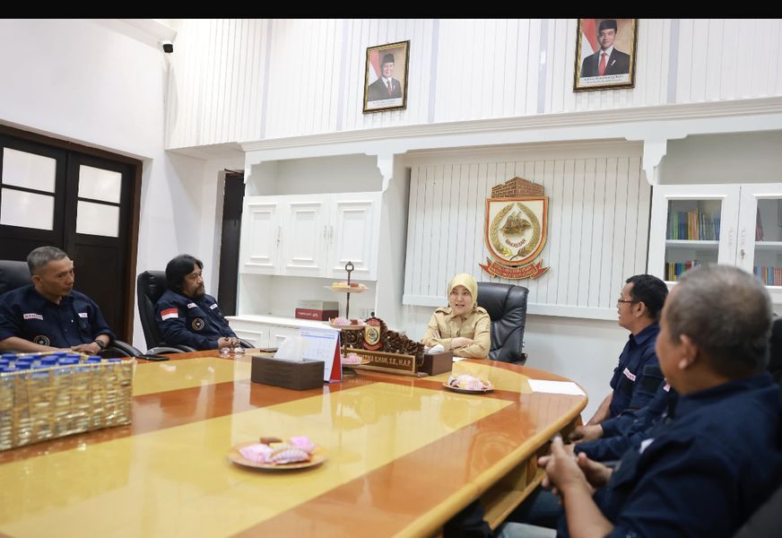 ist
AUDIENS--Wakil Wali Kota Makassar, Aliyah Mustika Ilham menerima kunjungan audiensi dari Organisasi KEMASS Kota Makassar, di Ruang Wakil Wali Kota, Lantai 2 Balai Kota Makassar, Senin (26/5).
