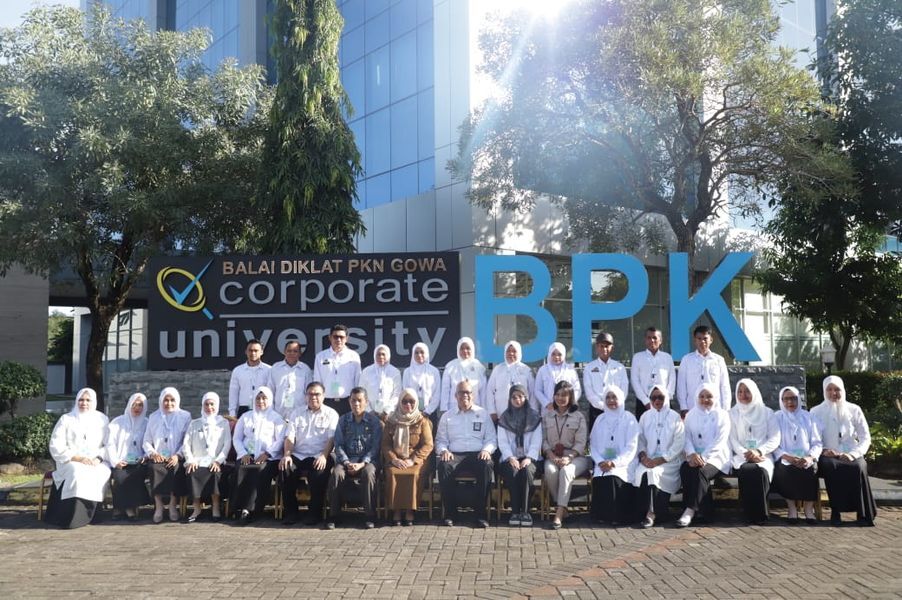 DIKLAT -- Wabup Luwu Timur, Hj. Puspawati saat membuka kegiatan diklat BOSP Tahun 2025, yang diselenggarakan di Balai Diklat Pemeriksaan Keuangan Negara BPK RI Gowa, Senin (26/5)
