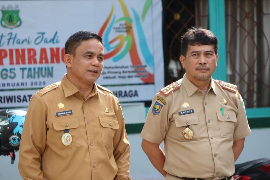 SIDAK -- Wabup Pinrang, Sudirman Bungi melakukan Sidak ke dua OPD yakni Dinas Pariwisata, Pemuda dan Olahraga serta Kantor Kecamatan Paleteang, Selasa (6/5).
