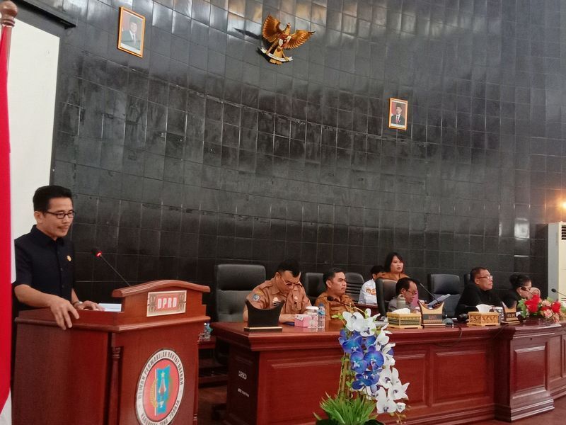 Legislator Pertanyakan Mutasi Theofilus