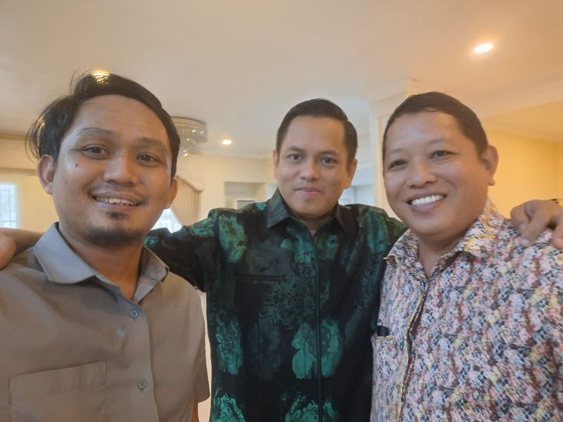 IST
BERSAMA--Wakil Ketua DPRD Sulsel Sufriadi Arif bersama Hamka Anas mantan staf ahli Anggota Fraksi PPP DPR RI HM Aras
