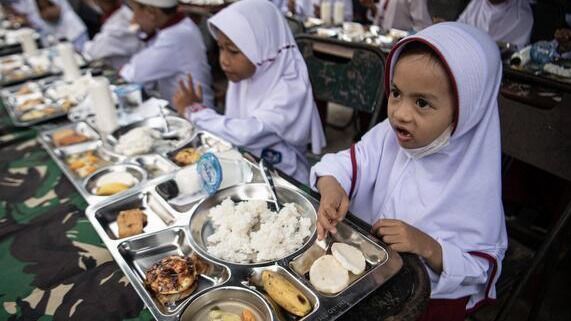 Sinergi Pemerintah Pusat, Daerah, dan Partisipasi Aktif Masyarakat Penentu Keberhasilan Program MBG