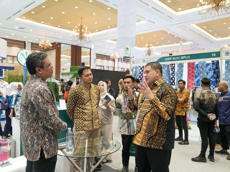 int
HADIRI--Wali Kota Makassar, Munafri Arifuddin menghadiri Rapat Koordinasi Nasional (Rakornas) Pengelolaan Sampah Tahun 2025 dalam rangka memperingati Hari Lingkungan Hidup Nasional. 
