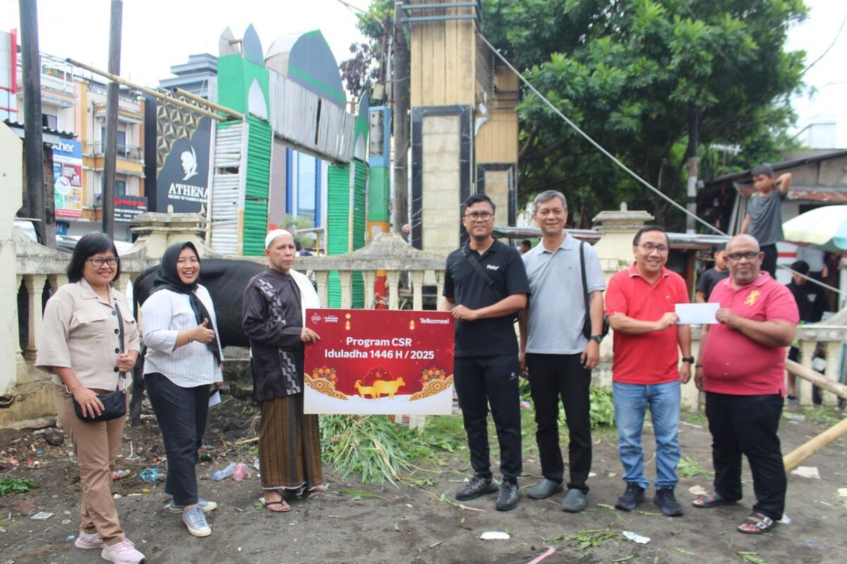 KURBAN -- Perluas manfaat dan dorong praktik sharing economy, Telkomsel bersama mitra strategis dan Dompet Dhuafa salurkan hewan kurban ke lebih dari 42.000 keluarga yang membutuhkan.